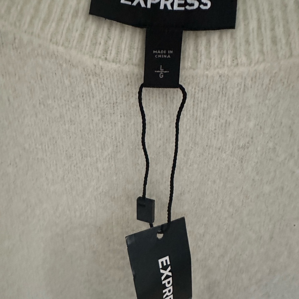 Women’s Size L Cream Express Crew Neck Sweater - Picture 3 of 5